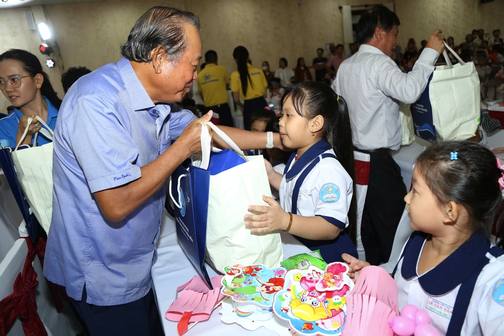 toan-canh-anh-sang-den-bac-lieu (21).jpg