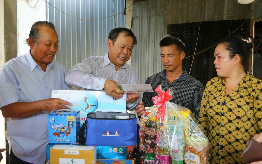 toan-canh-anh-sang-den-bac-lieu (4).JPG