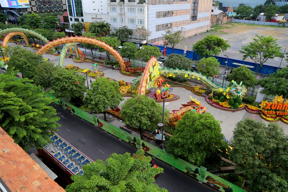 đường hoa nguyễn huệ trước ngày khai mạc (1).JPG