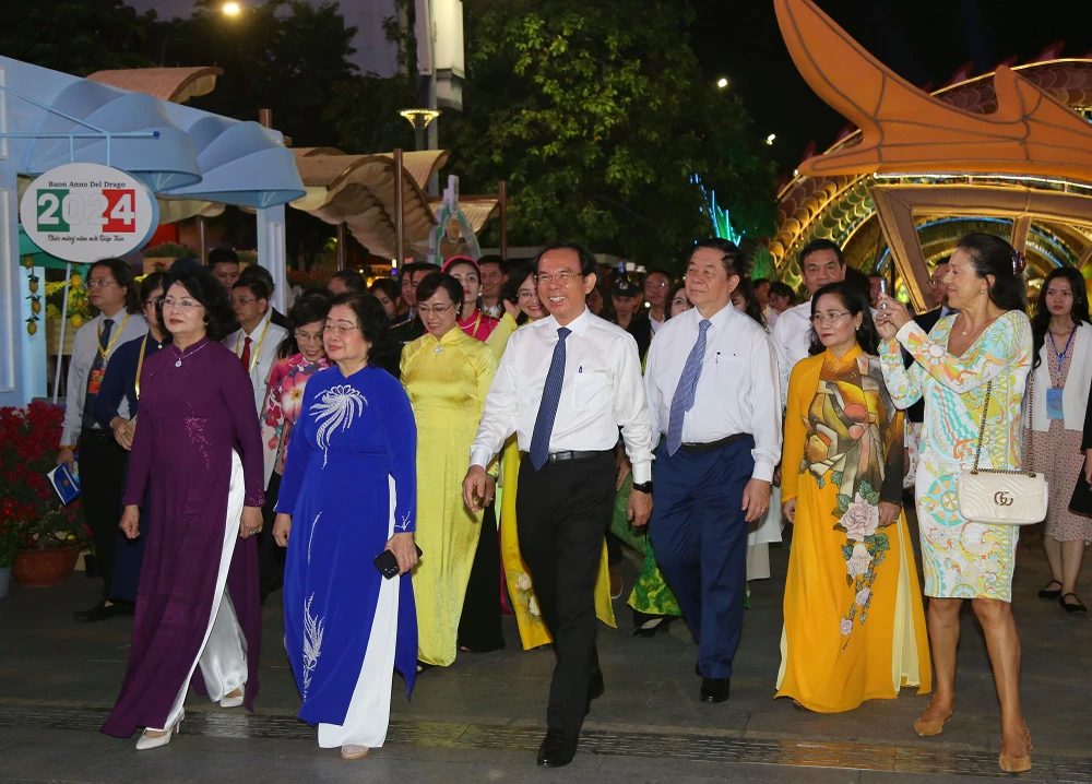 khai mạc đường hoa nguyễn huệ tết giáp thìn 2024 (4).JPG