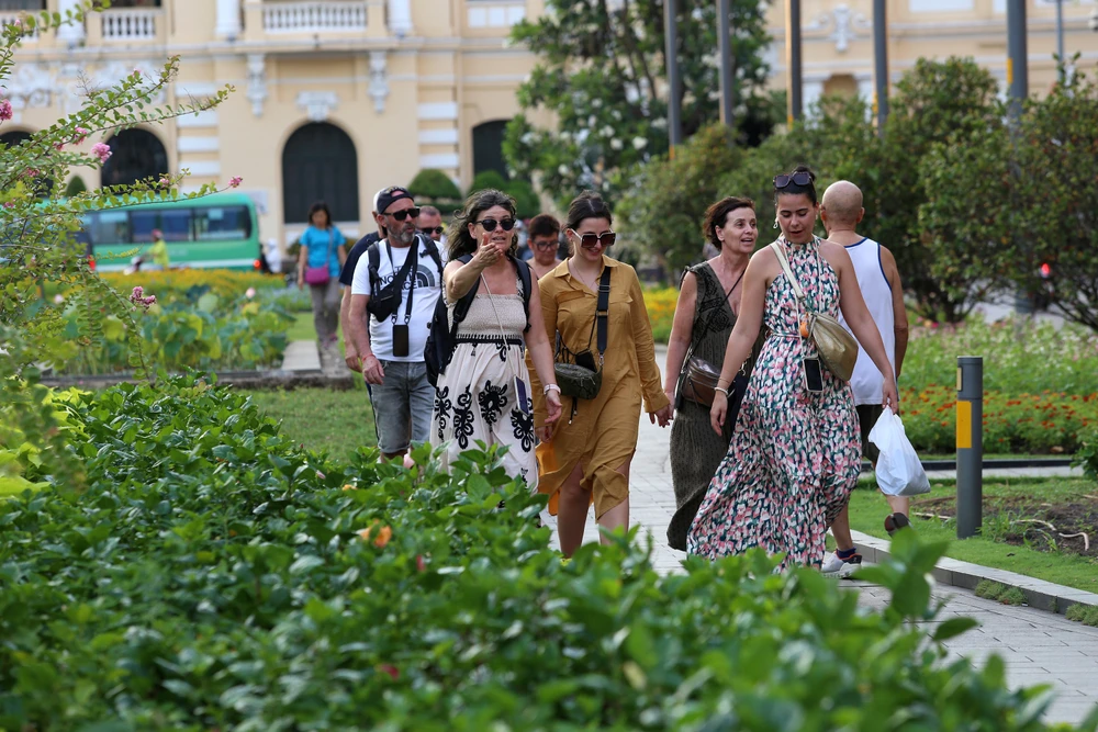 Điểm check-in mới toanh cho du khách ở trung tâm tphcm (2).JPG