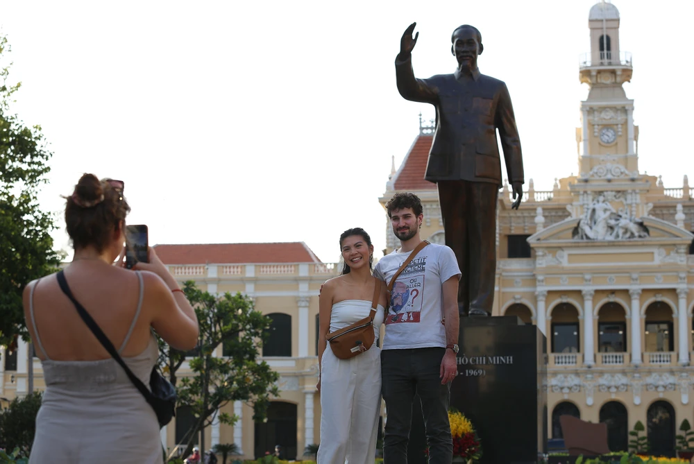 Điểm check-in mới toanh cho du khách ở trung tâm tphcm (8).JPG