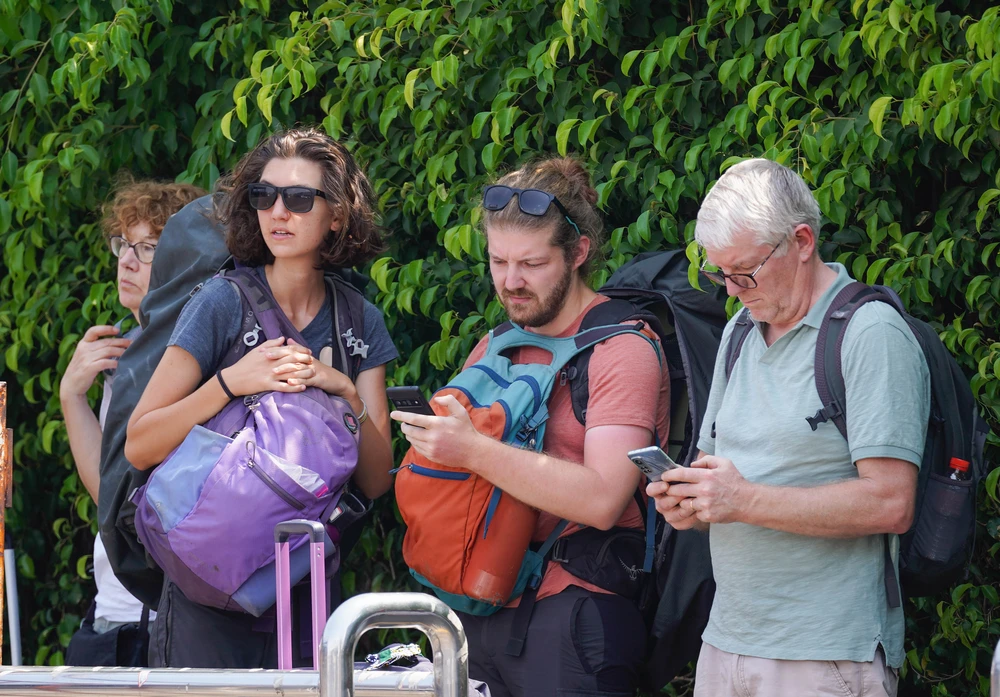 người sài gòn vật vả dưới cái nóng rát da (16).jpg