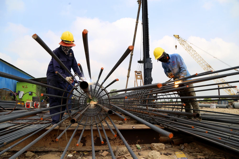 một ngày làm công nhân vành đai 3 tphcm (1).JPG