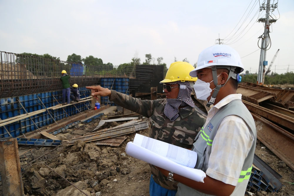 một ngày làm công nhân vành đai 3 tphcm (10).JPG