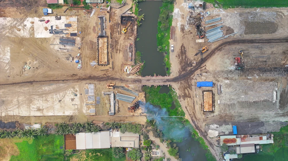 một ngày làm công nhân vành đai 3 tphcm (11).JPG