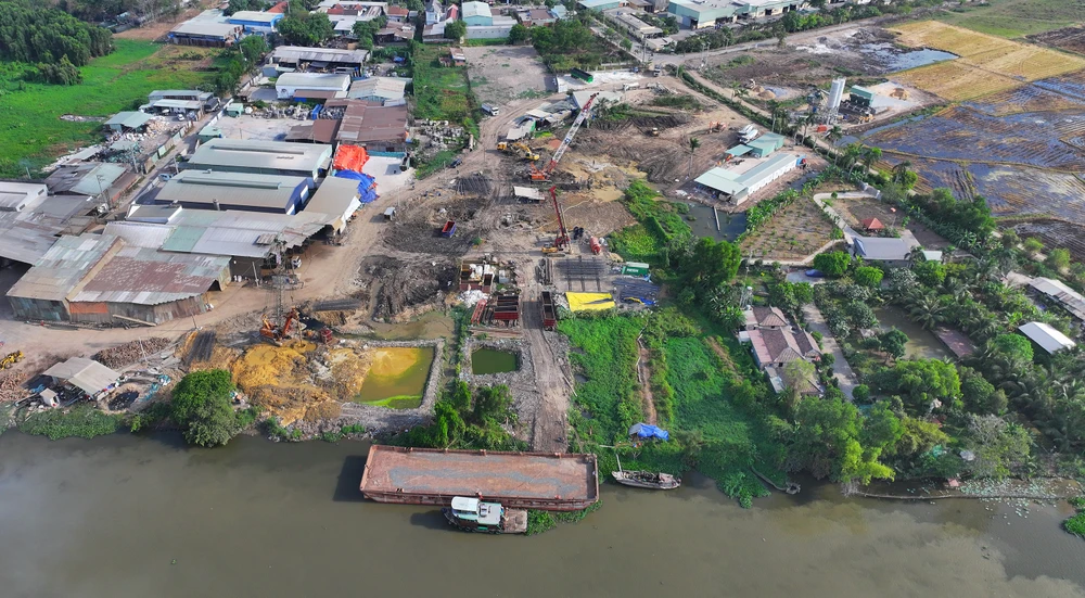 một ngày làm công nhân vành đai 3 tphcm (18).JPG