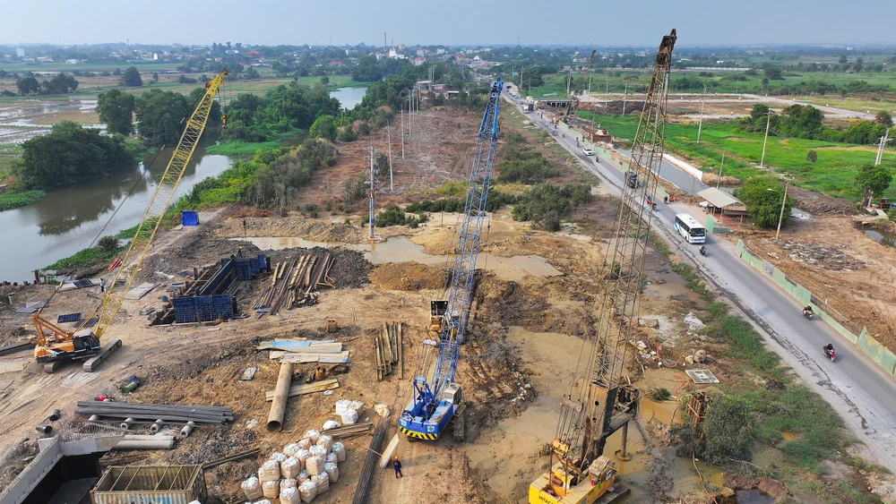 một ngày làm công nhân vành đai 3 tphcm (7).JPG