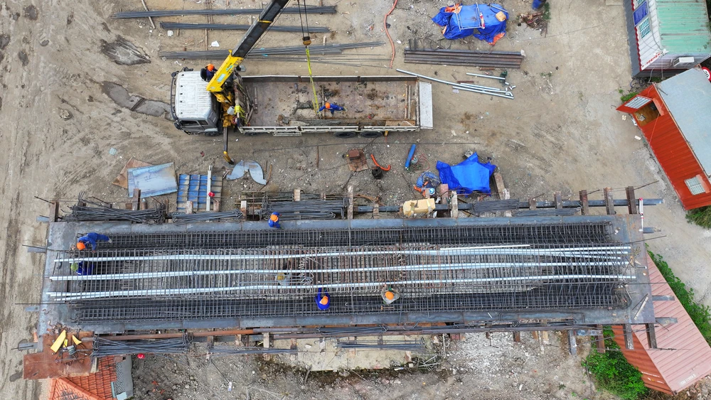 một ngày làm công nhân vành đai 3 tphcm (12b).JPG