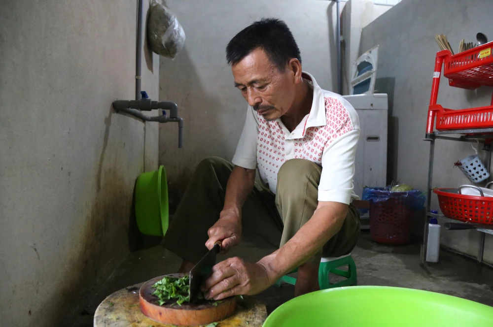 những anh nuôi của hàng trăm công nhân vành đai 3 tphcm (11).JPG