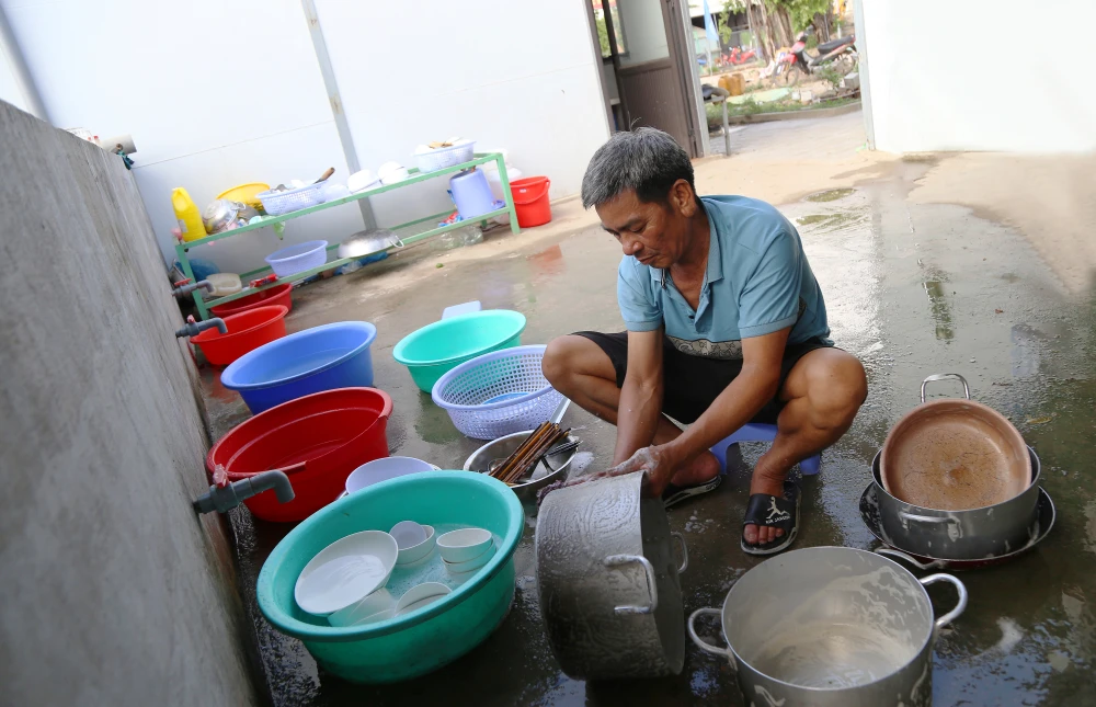 những anh nuôi của hàng trăm công nhân vành đai 3 tphcm (13).JPG
