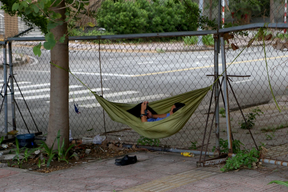 Cảnh hoang tàn của 3.790 căn hộ tái định cư ở Thủ Thiêm sắp được đấu giá cuối năm nay (17).JPG