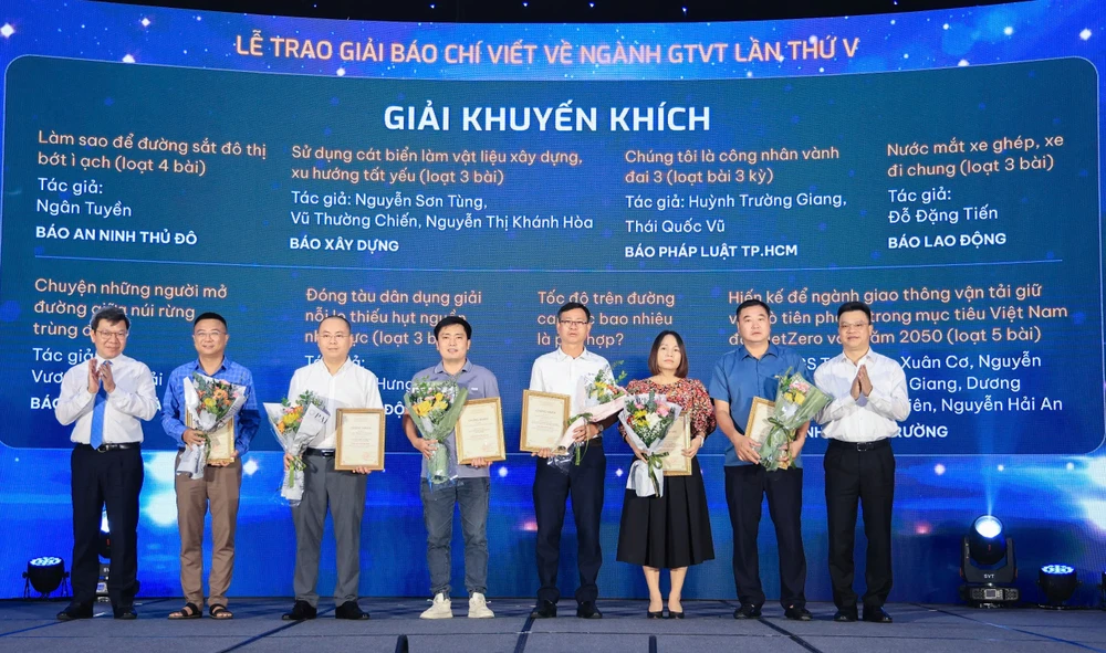 Pháp Luật TP.HCM đoạt 1 giải báo chí viết về ngành giao thông vận tải (2).jpg