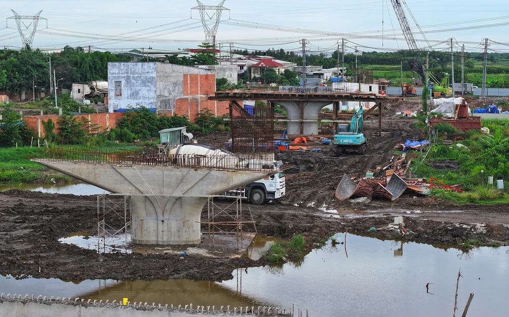 Toàn cảnh tuyến vành đai 3 TP.HCM sau hơn 1 năm thi công (18).JPG