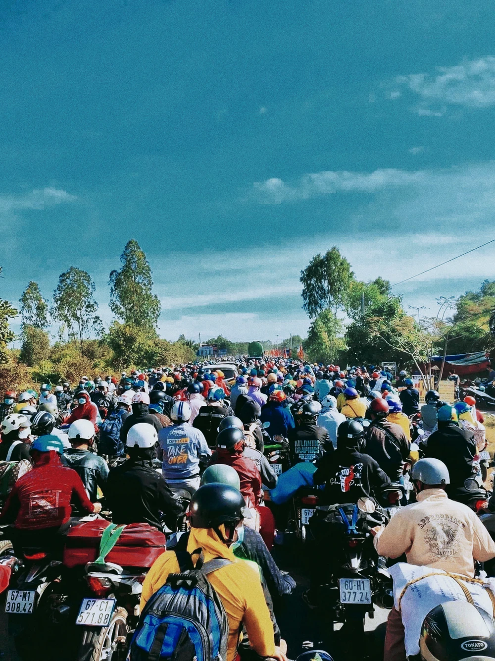 VỀ NHÀ CÙNG _TẾT_ NHÉ!_NGUYỄN THÚY VY_Trường Cao Đẳng Văn Hoá Nghệ Thuật TPHCM.JPG