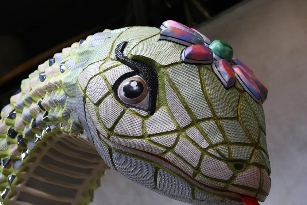 Hình ảnh thi công mới nhất cặp linh vật rắn Đường hoa Nguyễn Huệ Tết Ất Tỵ 2025 (12).JPG