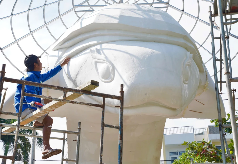 Hình ảnh thi công mới nhất cặp linh vật rắn Đường hoa Nguyễn Huệ Tết Ất Tỵ 2025 (25).jpg