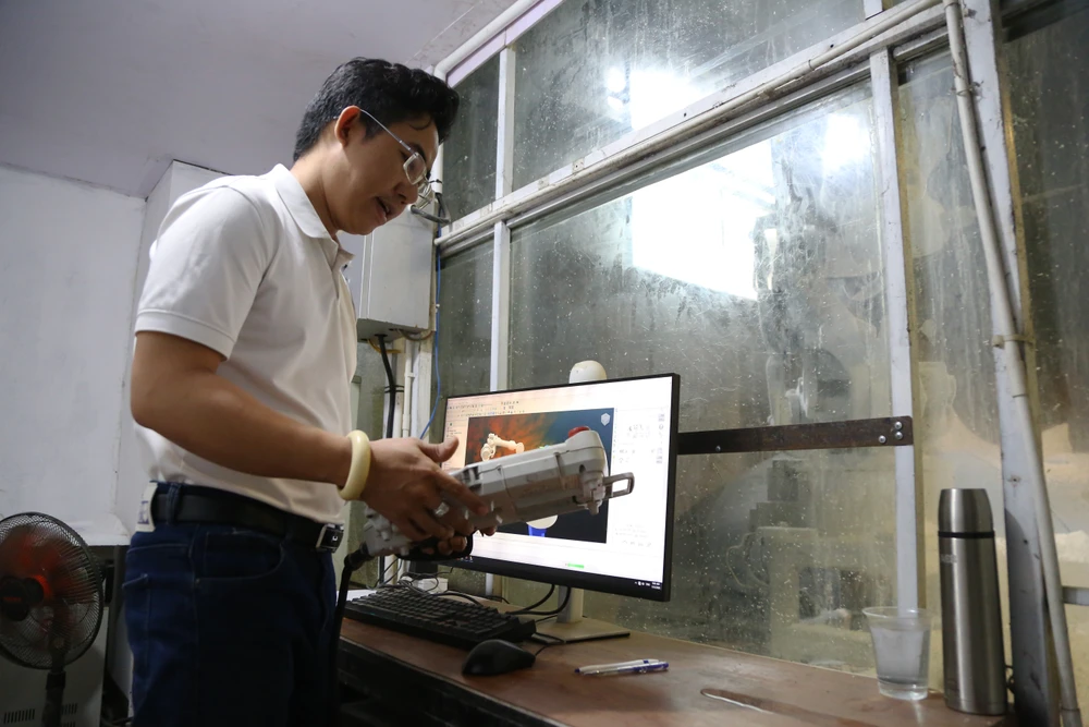 Hình ảnh thi công mới nhất cặp linh vật rắn Đường hoa Nguyễn Huệ Tết Ất Tỵ 2025 (8).JPG