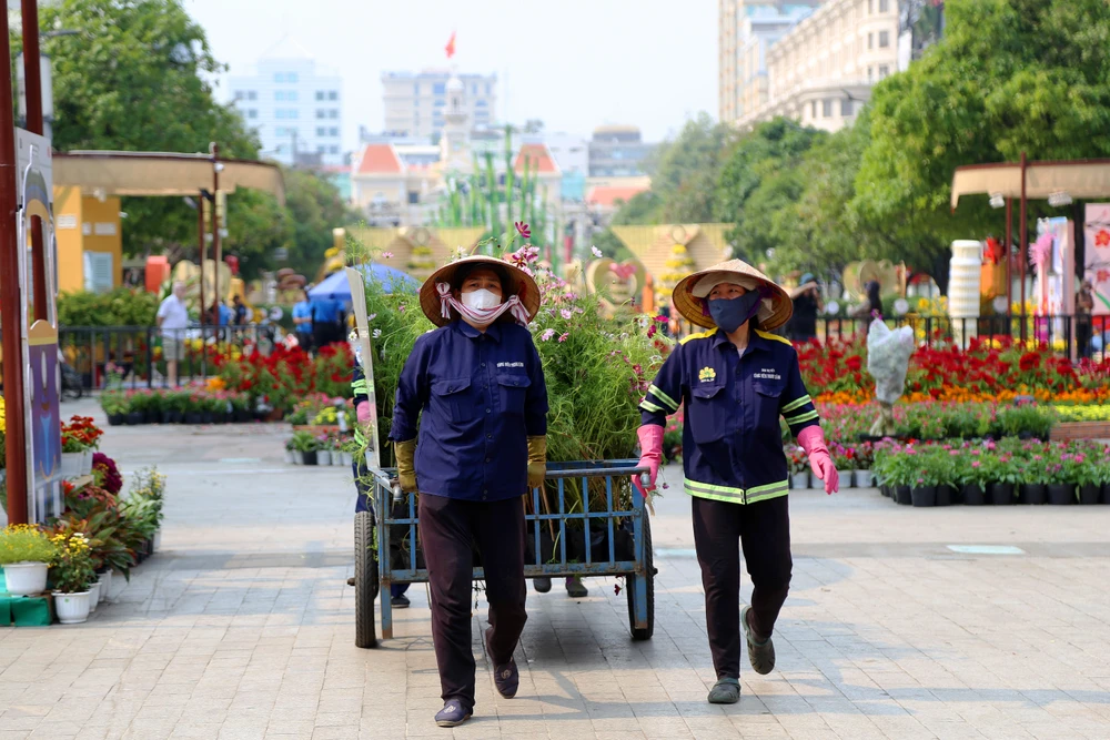 Toàn cảnh đường hoa Nguyễn Huệ Tết Ất Tỵ 2025 trước giờ khai mạc (25).JPG