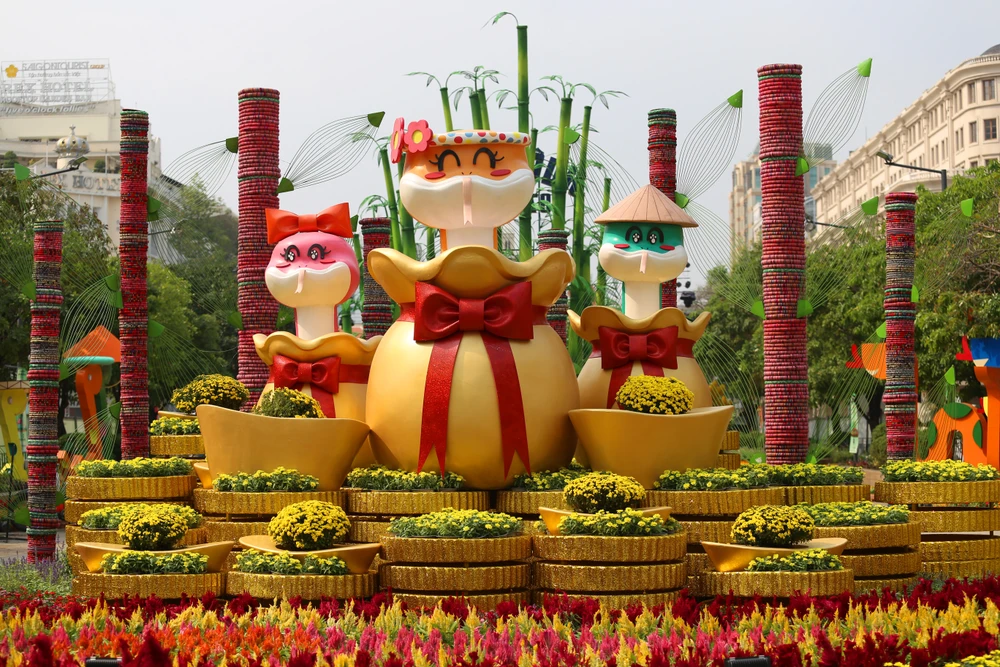 Toàn cảnh đường hoa Nguyễn Huệ Tết Ất Tỵ 2025 trước giờ khai mạc (28).JPG