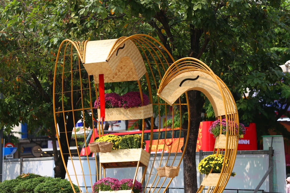 Toàn cảnh đường hoa Nguyễn Huệ Tết Ất Tỵ 2025 trước giờ khai mạc (29).JPG