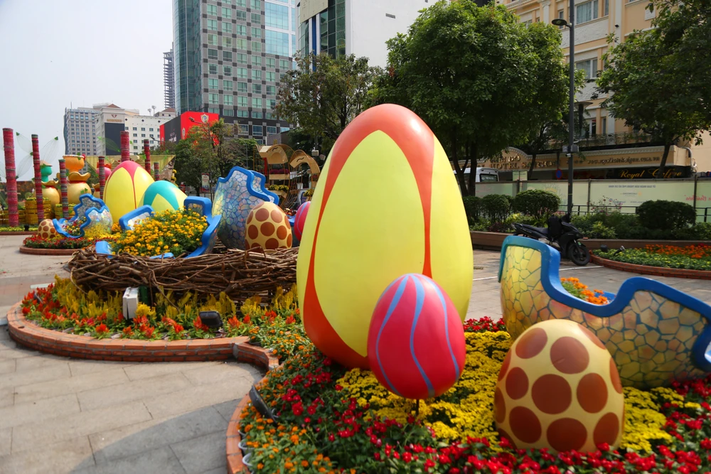 Toàn cảnh đường hoa Nguyễn Huệ Tết Ất Tỵ 2025 trước giờ khai mạc (32).JPG