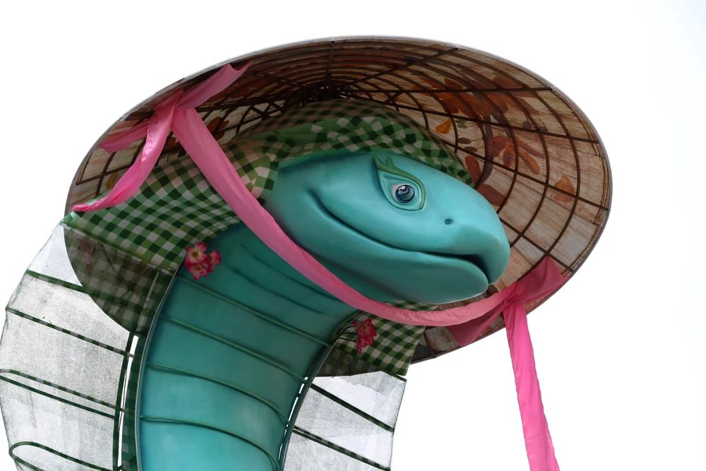 Toàn cảnh đường hoa Nguyễn Huệ Tết Ất Tỵ 2025 trước giờ khai mạc (8).JPG