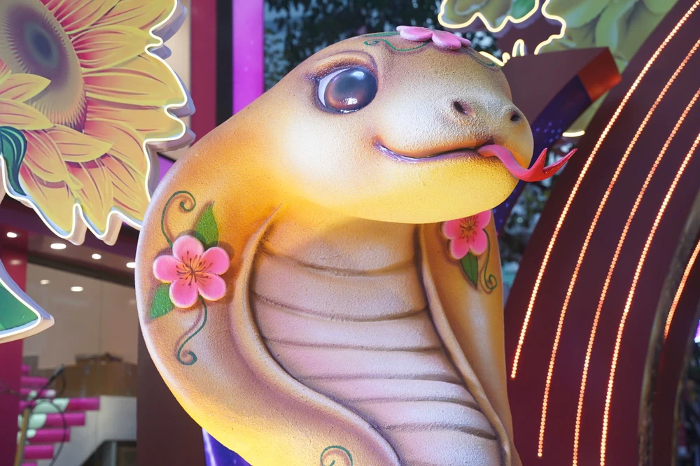 Điểm mặt các linh vật rắn độc đáo tại TPHCM (11).jpg