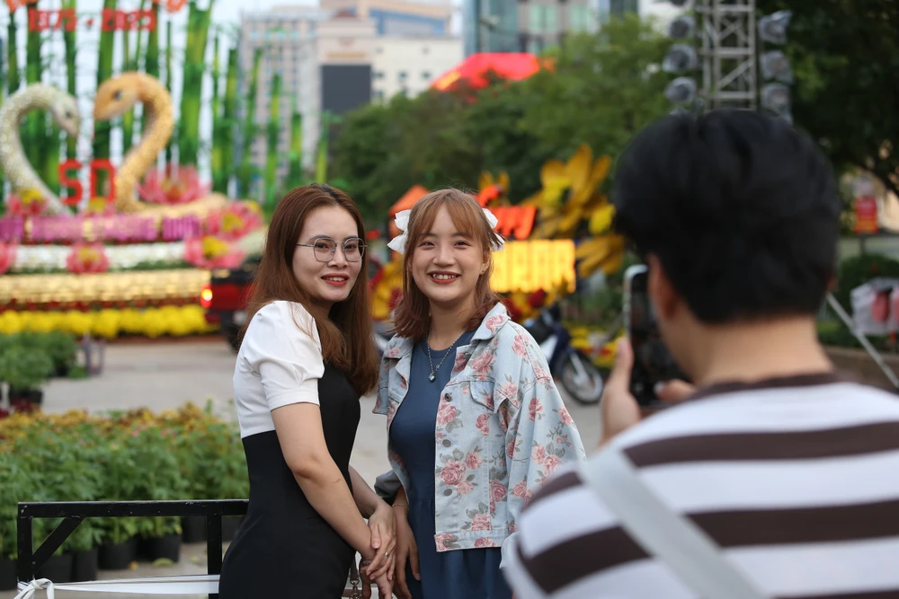 Điểm mặt các linh vật rắn độc đáo tại TPHCM (17).JPG