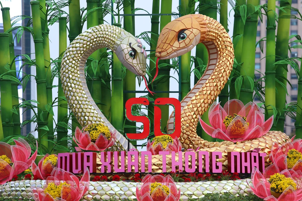 Điểm mặt các linh vật rắn độc đáo tại TPHCM (18).JPG