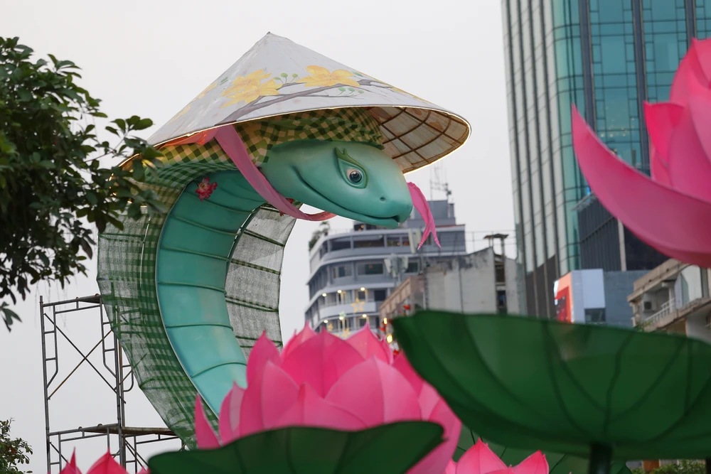 Điểm mặt các linh vật rắn độc đáo tại TPHCM (19).JPG