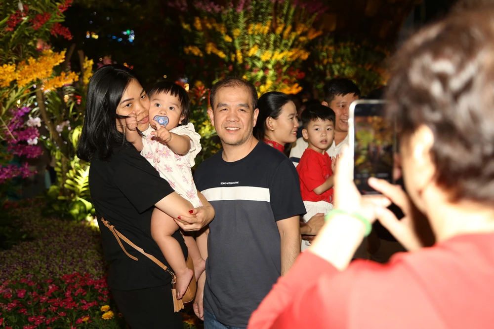 Đường hoa Nguyễn Huệ Tết Ất Tỵ 2025 (8).JPG