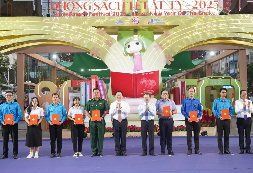 Lễ hội Đường sách Tết Ất Tỵ 2025 (10).jpg