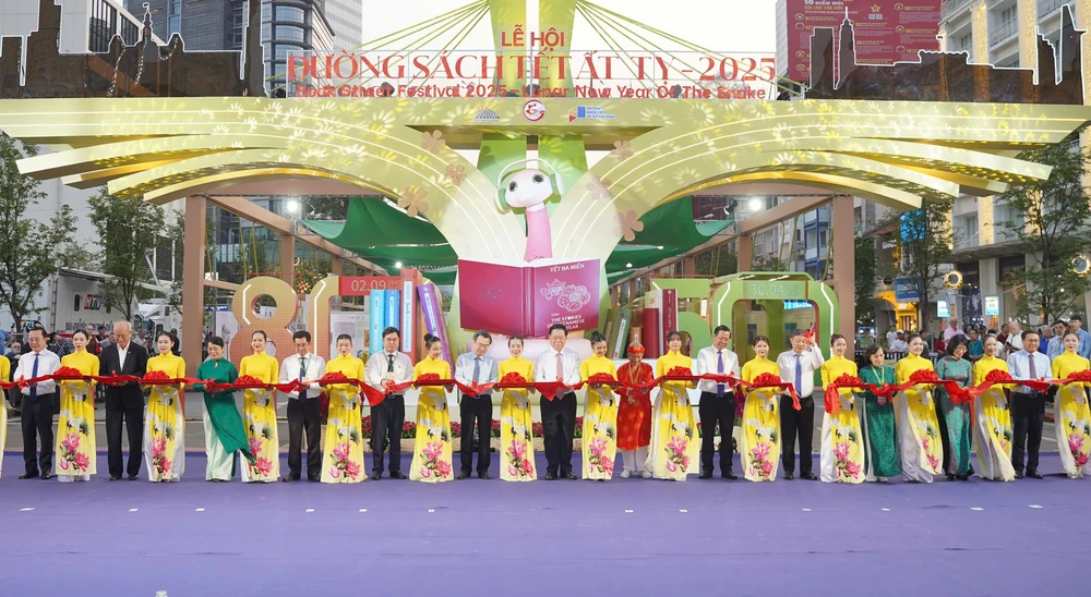 Lễ hội Đường sách Tết Ất Tỵ 2025 (9).jpg