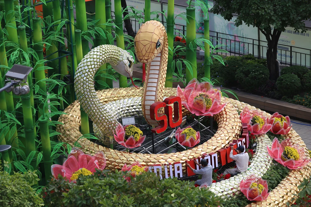 Giải mã thú vị về linh vật rắn ở các nước (1).JPG