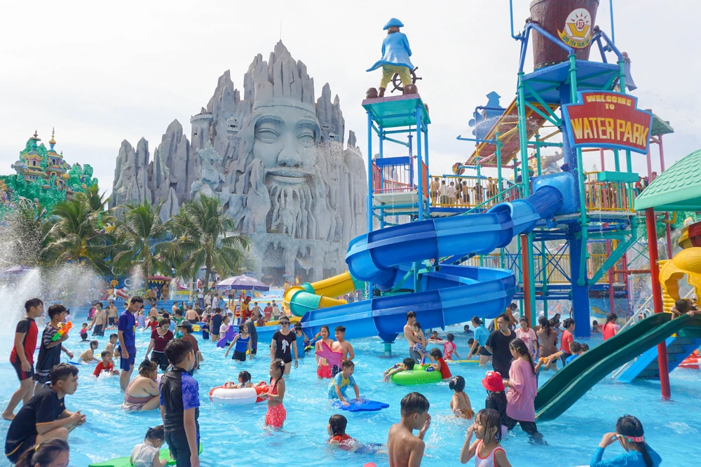 TP.HCM: Hàng nghìn người chọn du lịch Tết Ất Tỵ 2025 trở về tuổi thơ