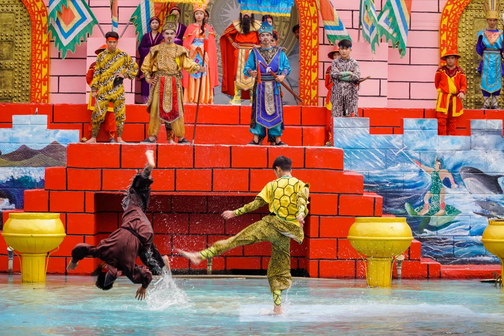 TP.HCM Hàng nghìn người du lịch Tết trở về tuổi thơ (6).jpg