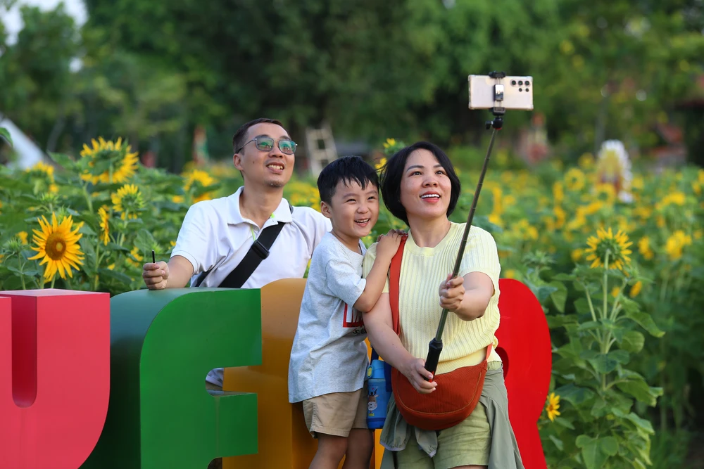 bờ sông Sài Gòn phía Thủ Thiêm (13).JPG