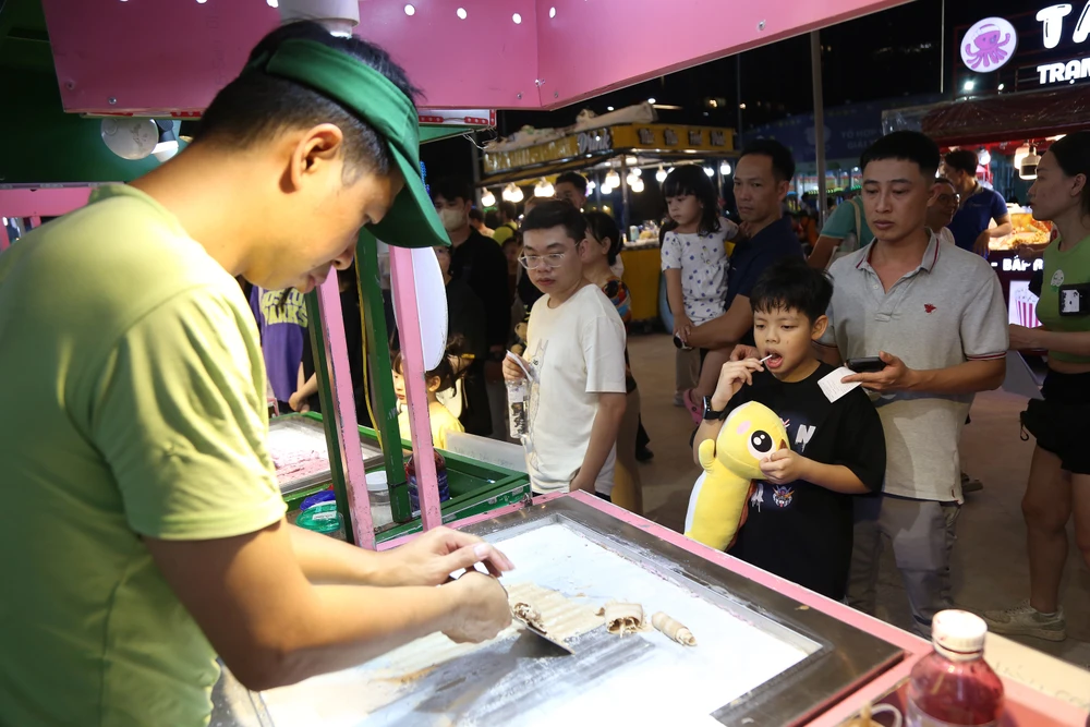 bờ sông Sài Gòn phía Thủ Thiêm (28).JPG