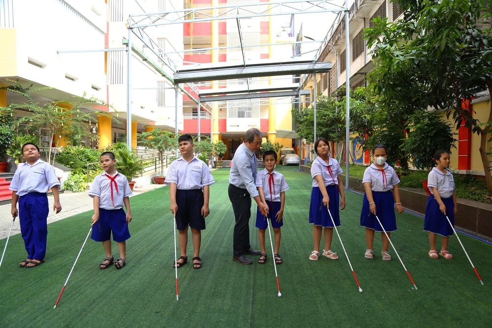 học sinh khiếm thị