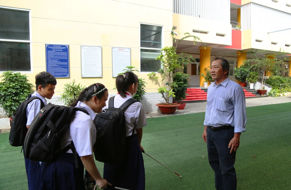 học sinh khiếm thị