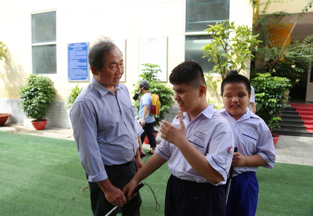 học sinh khiếm thị