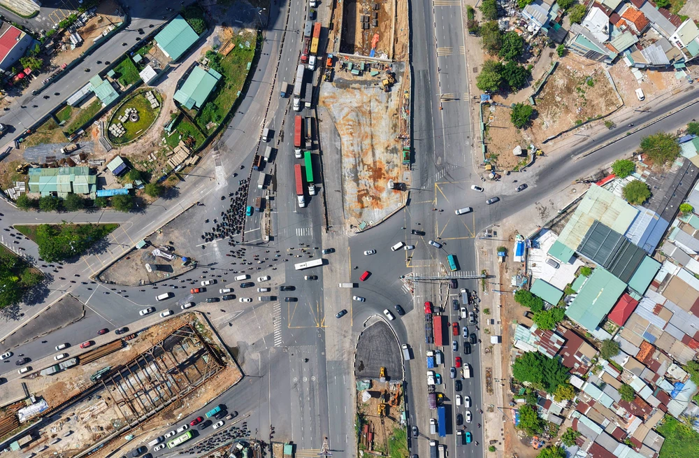 Chủ tịch UBND TP.HCM Nguyễn Văn Được thị sát các dự án giao thông trọng điểm (12).jpg