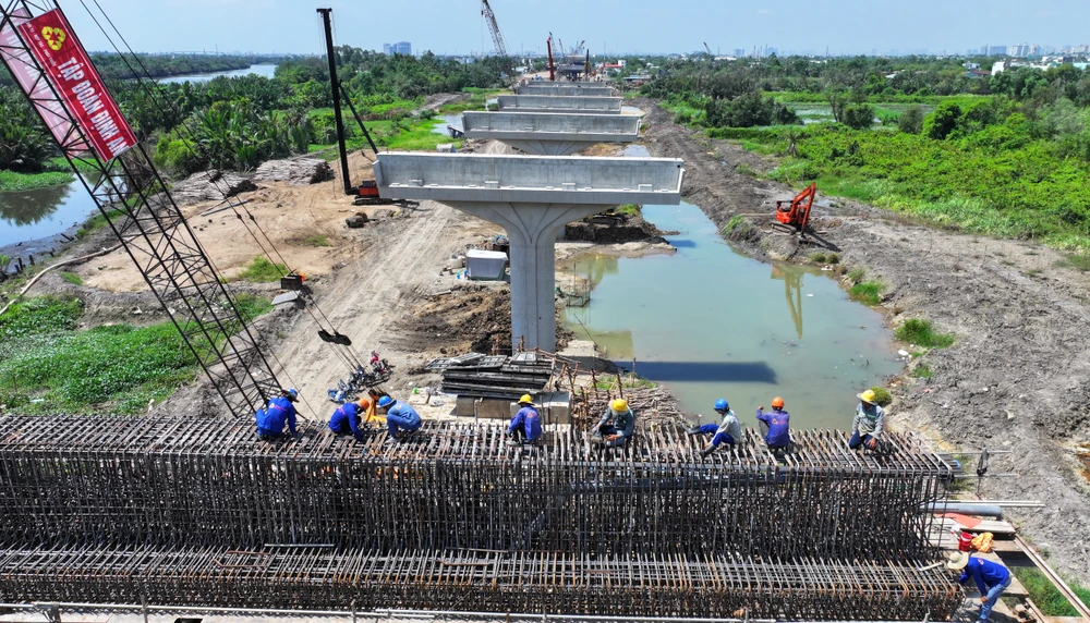 Chủ tịch UBND TP.HCM Nguyễn Văn Được thị sát các dự án giao thông trọng điểm (23).JPG
