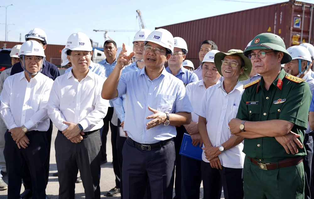 Chủ tịch UBND TP.HCM Nguyễn Văn Được thị sát các dự án giao thông trọng điểm (24).JPG