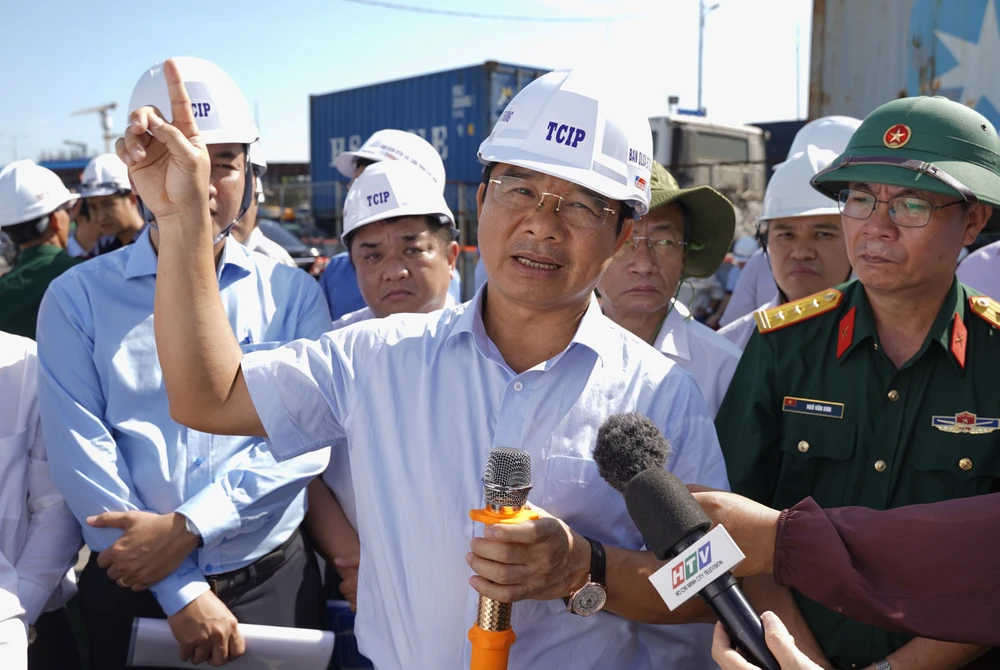 Chủ tịch UBND TP.HCM Nguyễn Văn Được thị sát các dự án giao thông trọng điểm (26).JPG