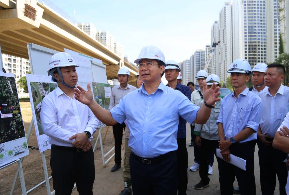 Chủ tịch UBND TP.HCM Nguyễn Văn Được thị sát các dự án giao thông trọng điểm (28).JPG