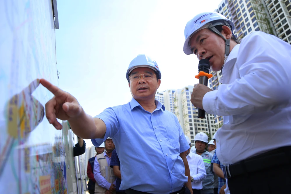 Chủ tịch UBND TP.HCM Nguyễn Văn Được thị sát các dự án giao thông trọng điểm (31).JPG