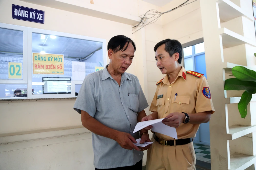 cấp đổi giấy phép lái xe (10).JPG
