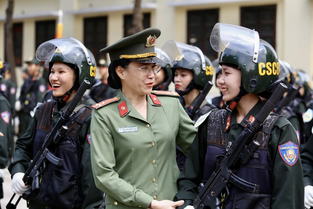 bóng hồng công an nhân dân (5).jpg